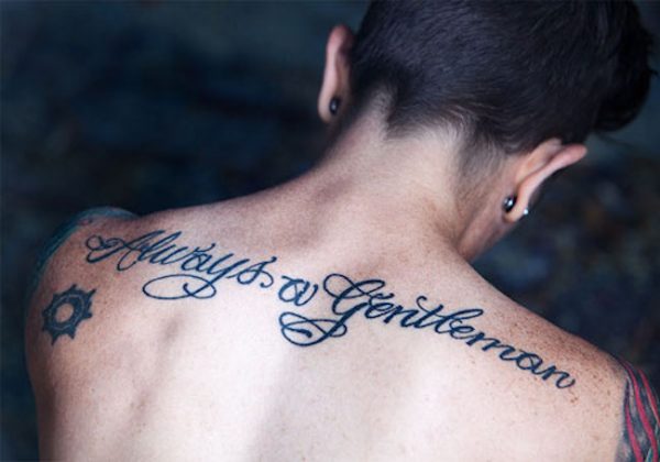 Tatuagens Masculinas Escritas com Nomes e Frases