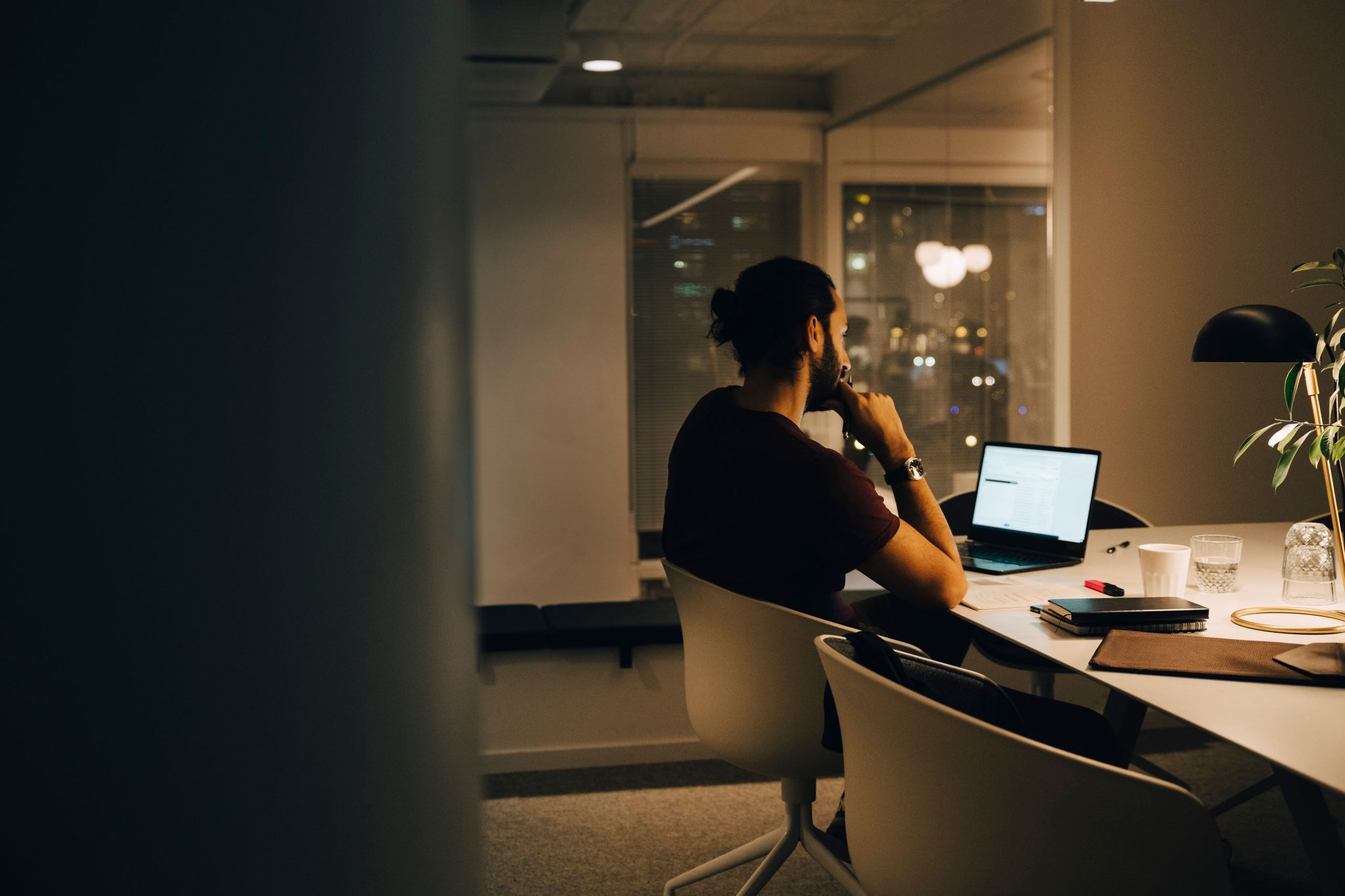 Equilíbrio Entre Trabalho E Vida Pessoal Gerenciando O Home Office Noturno 