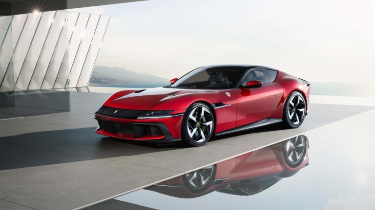 Ferrari, SUV elétrico, Maranello, eletrificação, lançamento 2025