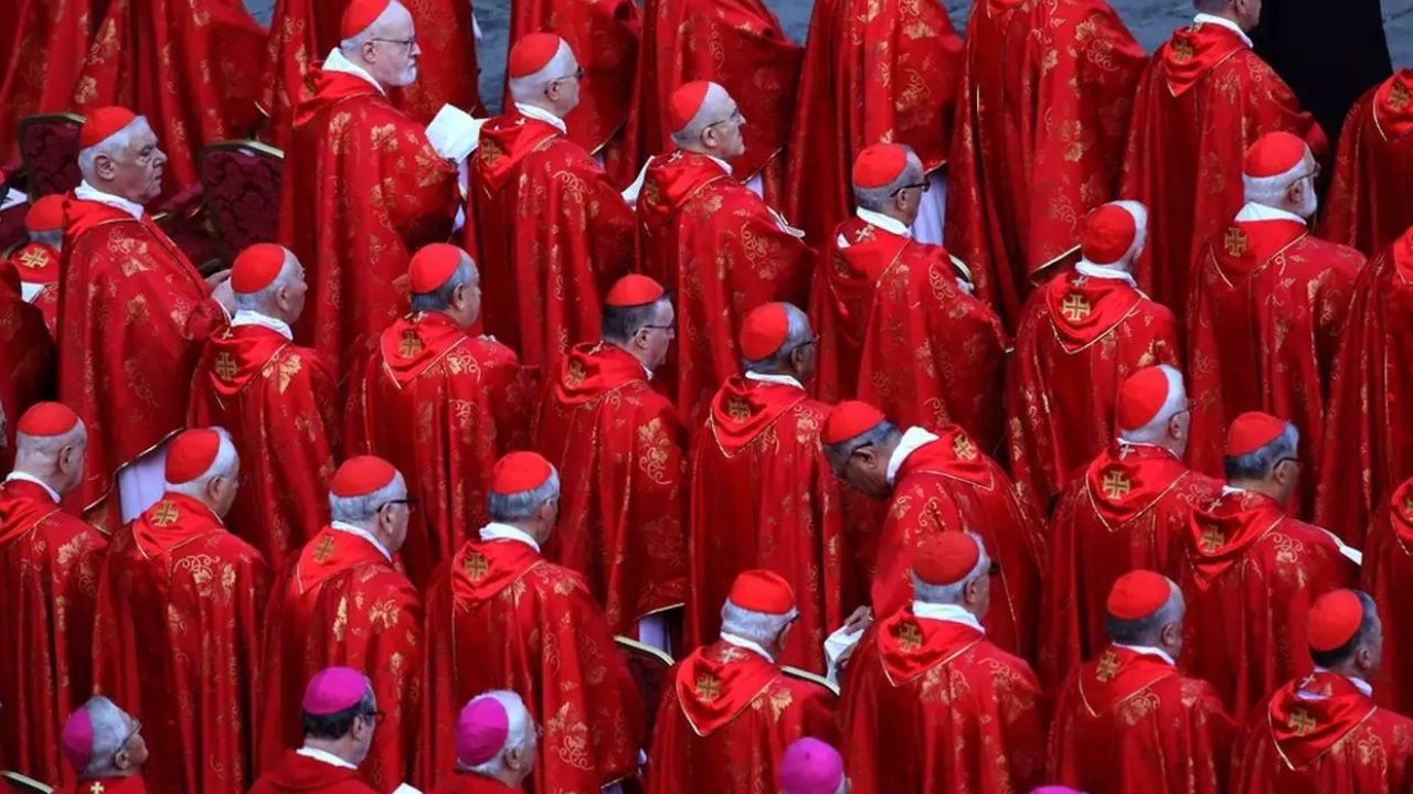 Portas fechadas e votos secretos: você sabe como funciona um conclave?